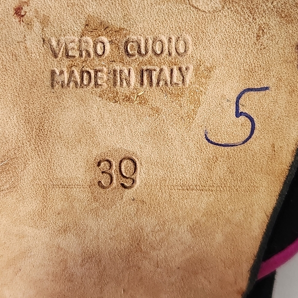 Black,Red & Pink Taryn Rose Suede Leather Heels Size 8.5 - Picture 14 of 14